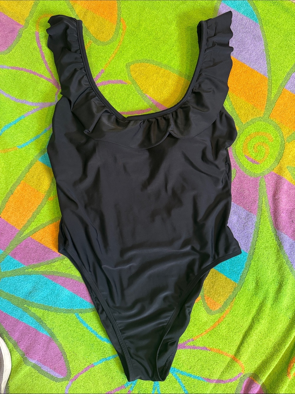 Women's Shade & Shore Ruffled Scoop-Back One Piece Black Swimsuit Size Large